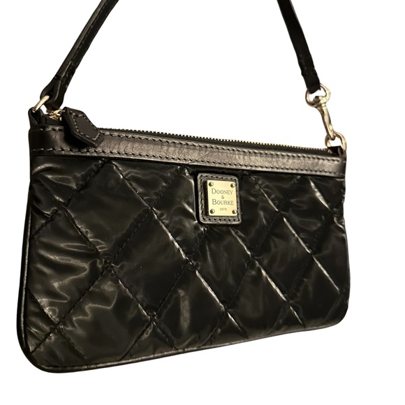 Dooney & Bourke Thin Shiny Black Leather Wristlet - Picture 1 of 4